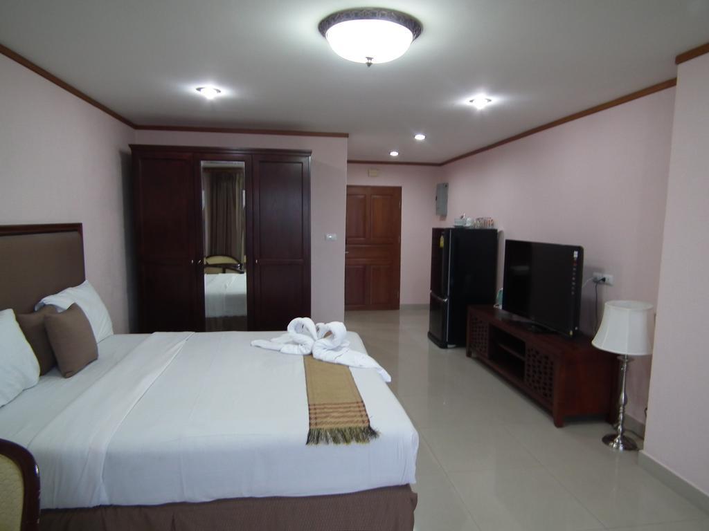 Abricole At Pattaya Hill Apartment Exterior foto