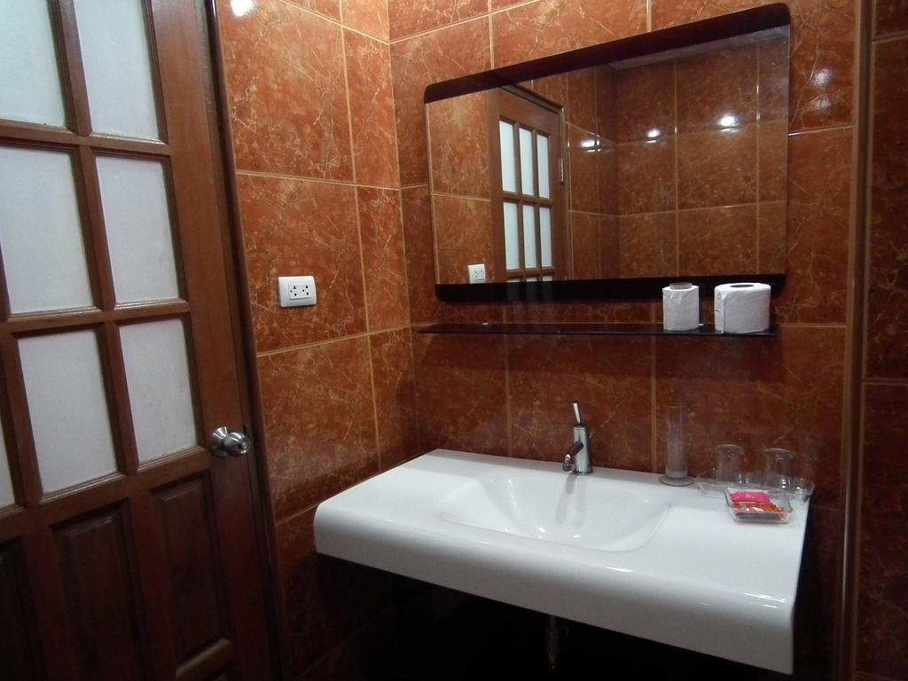 Abricole At Pattaya Hill Apartment Exterior foto