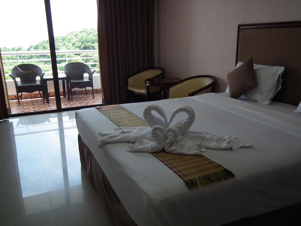 Abricole At Pattaya Hill Apartment Exterior foto