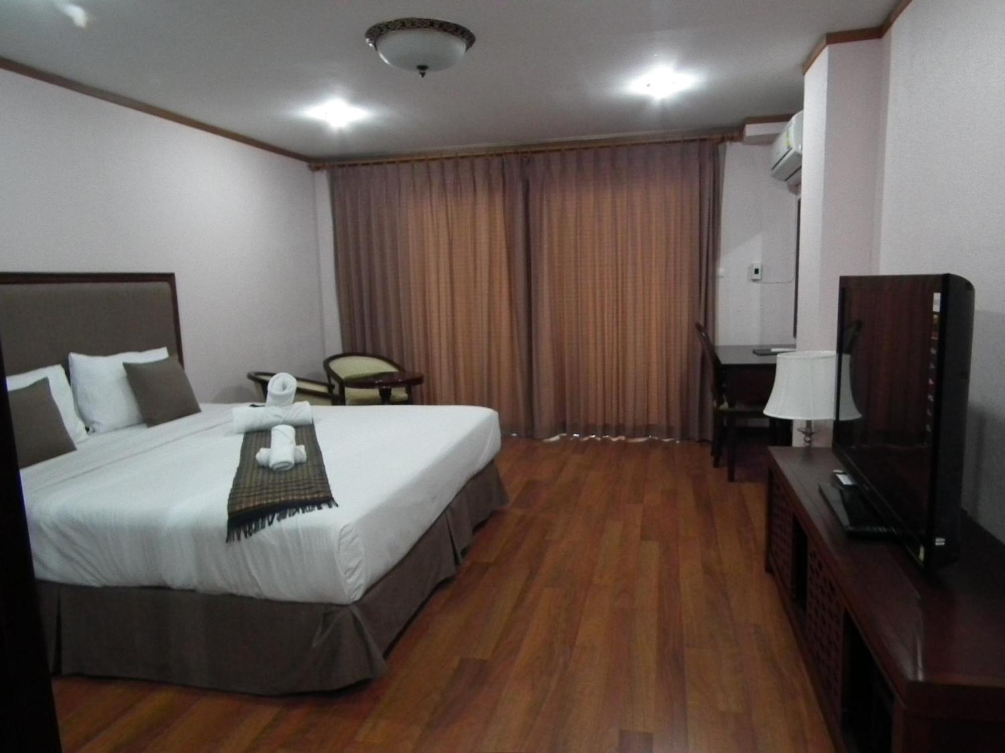 Abricole At Pattaya Hill Apartment Exterior foto