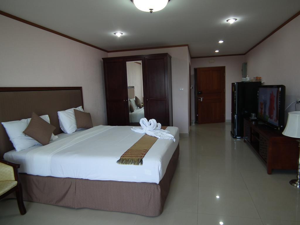 Abricole At Pattaya Hill Apartment Exterior foto