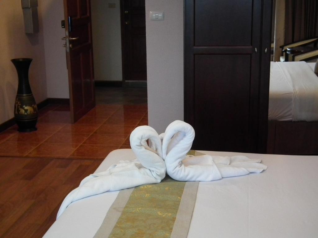 Abricole At Pattaya Hill Apartment Exterior foto