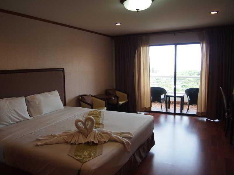 Abricole At Pattaya Hill Apartment Exterior foto