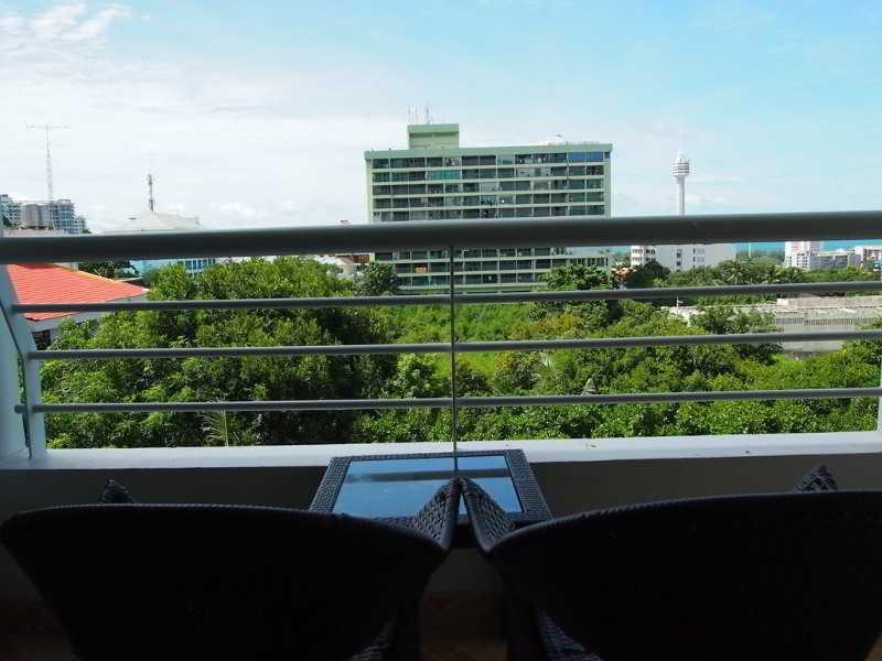 Abricole At Pattaya Hill Apartment Exterior foto