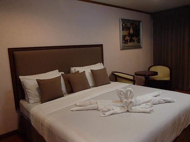 Abricole At Pattaya Hill Apartment Exterior foto