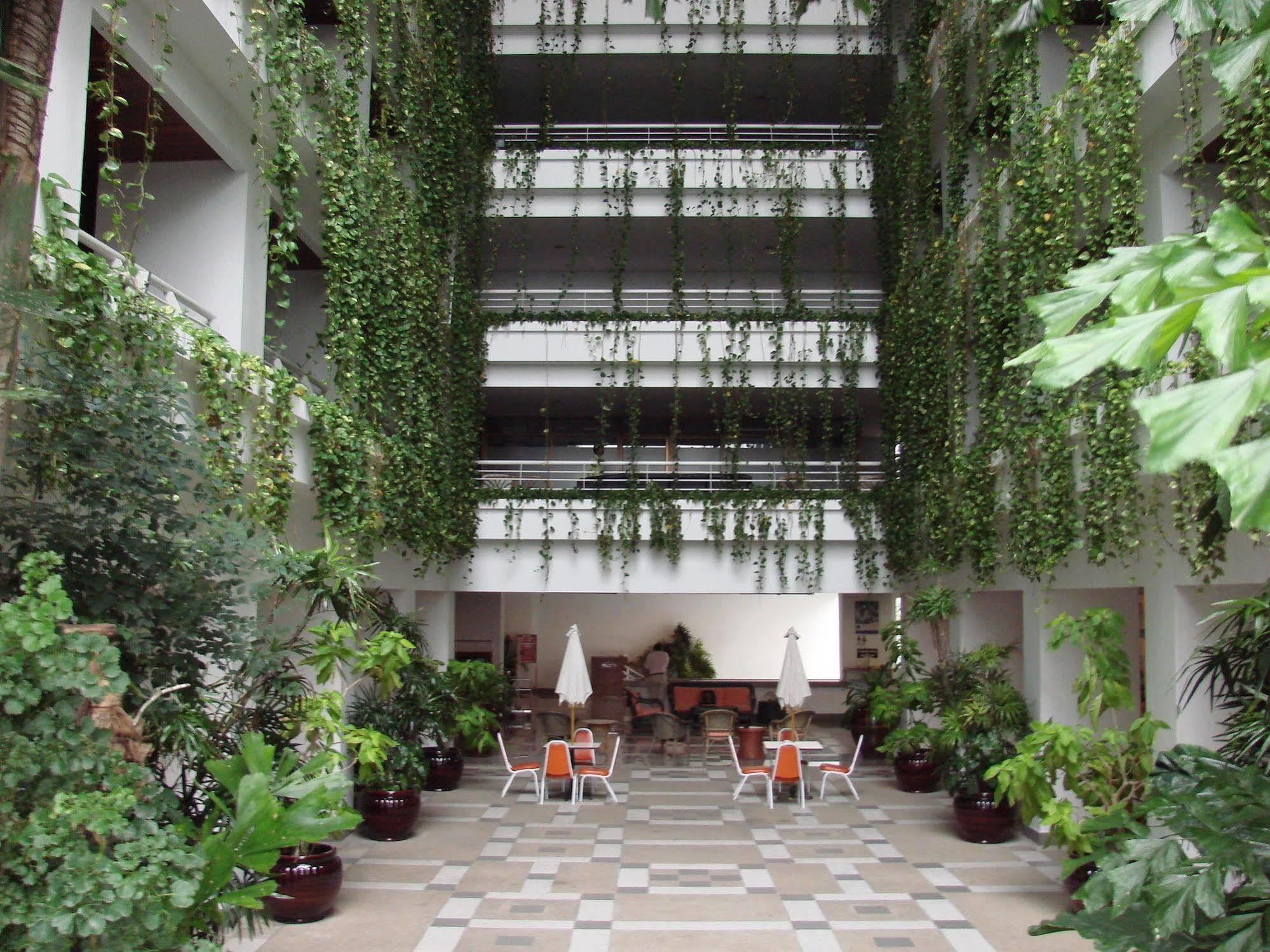Abricole At Pattaya Hill Apartment Exterior foto