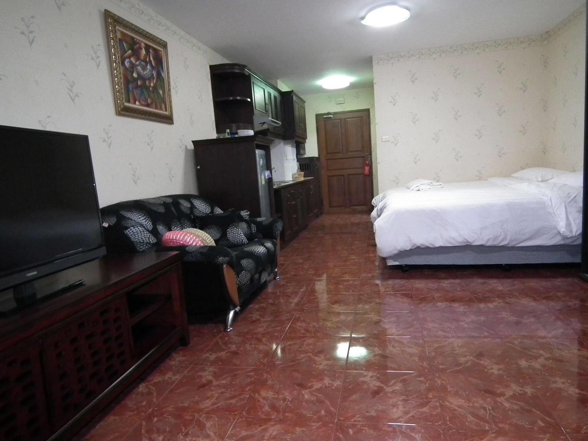 Abricole At Pattaya Hill Apartment Exterior foto