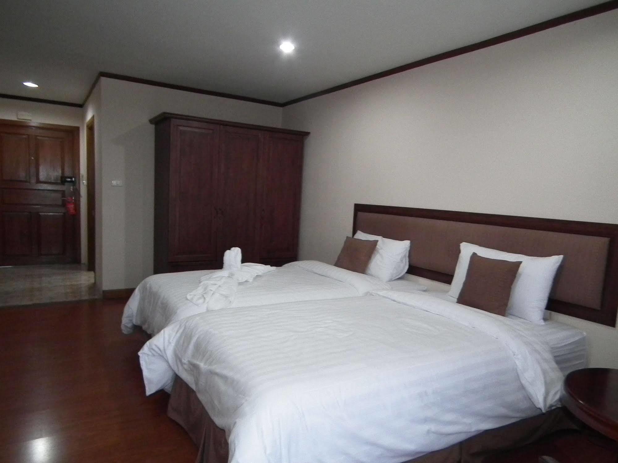 Abricole At Pattaya Hill Apartment Exterior foto